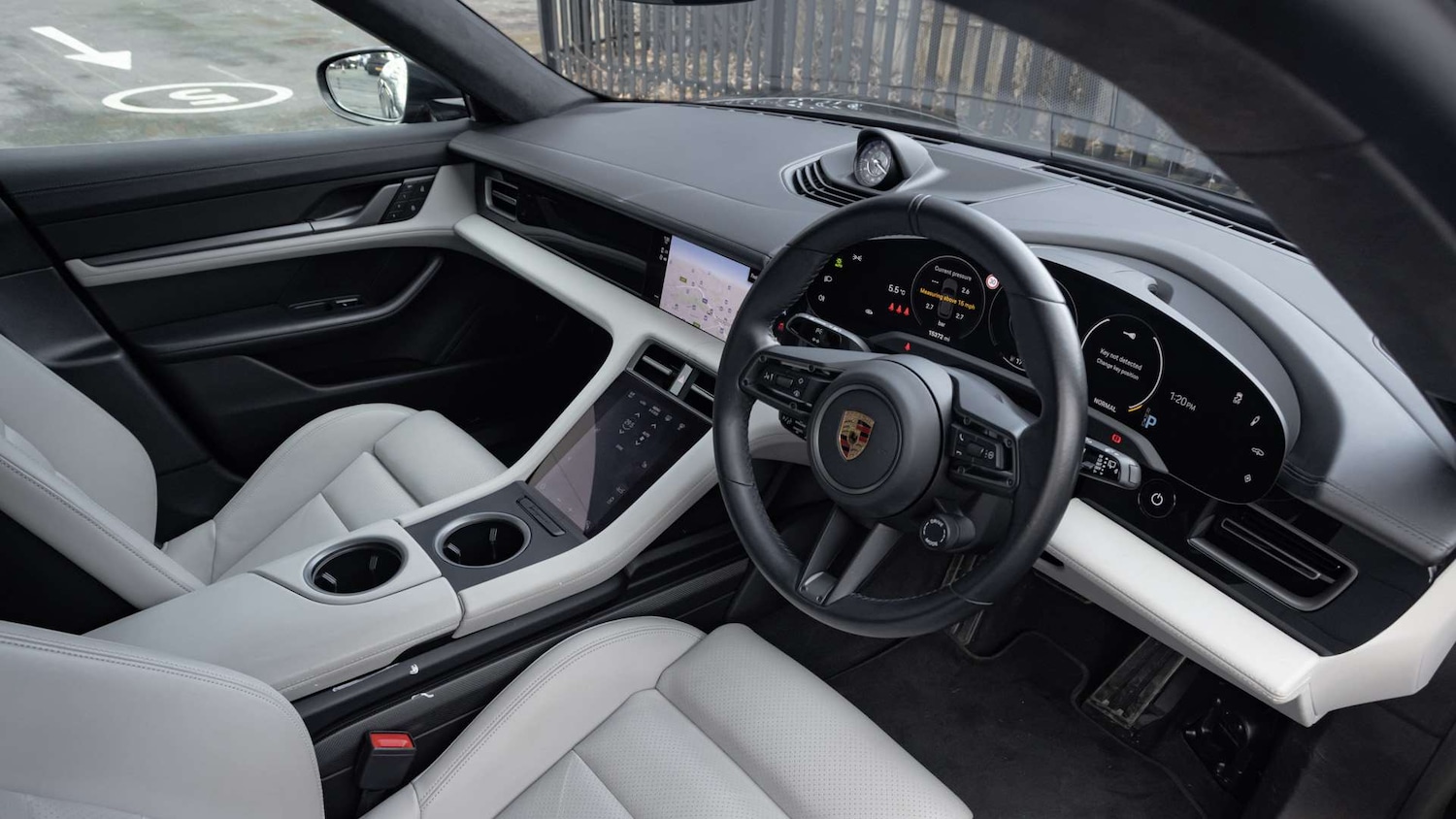 Used Porsche Taycan 2022 for sale - 77219728: Photo 12