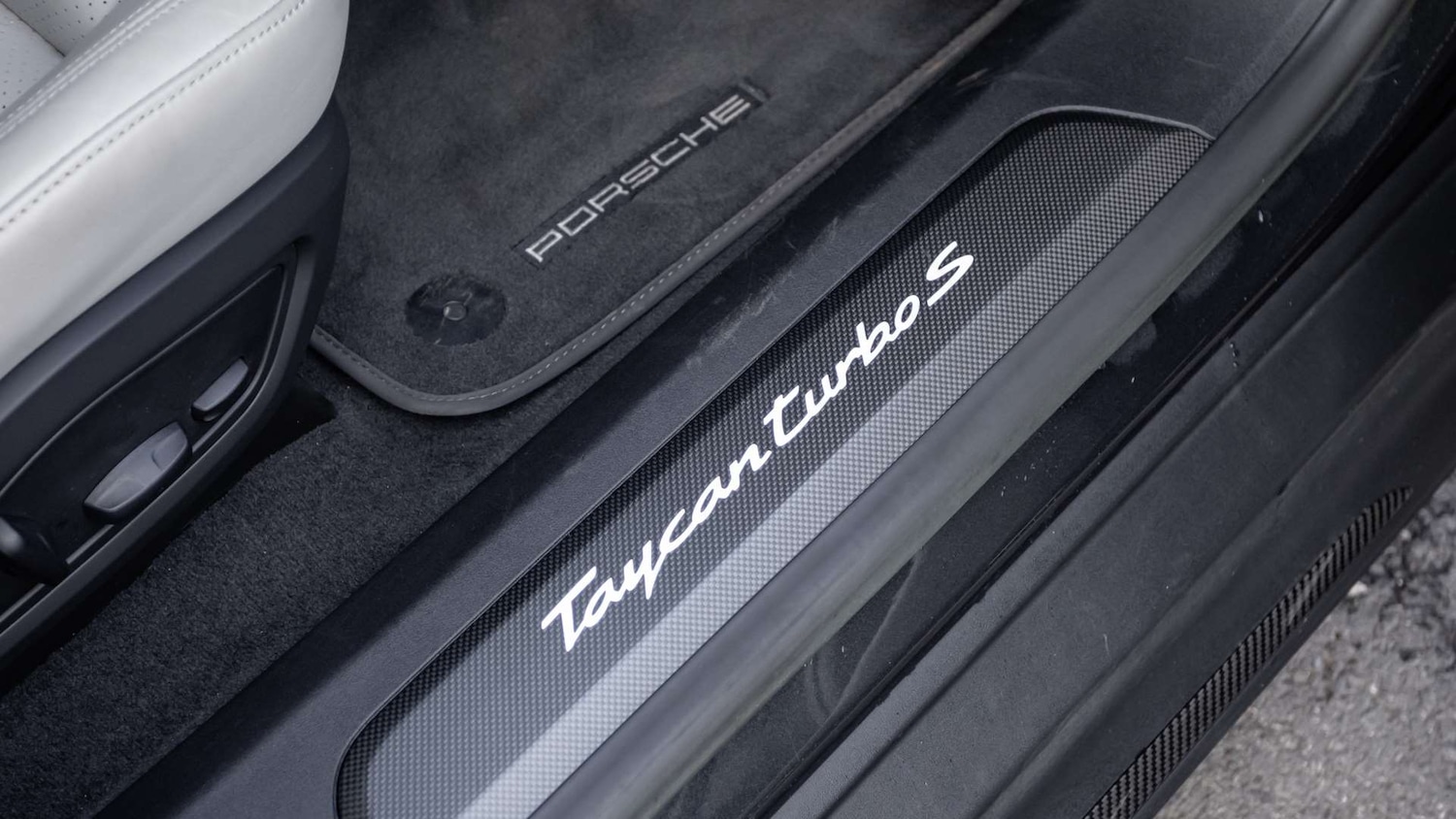 Used Porsche Taycan 2022 for sale - 77219728: Photo 23