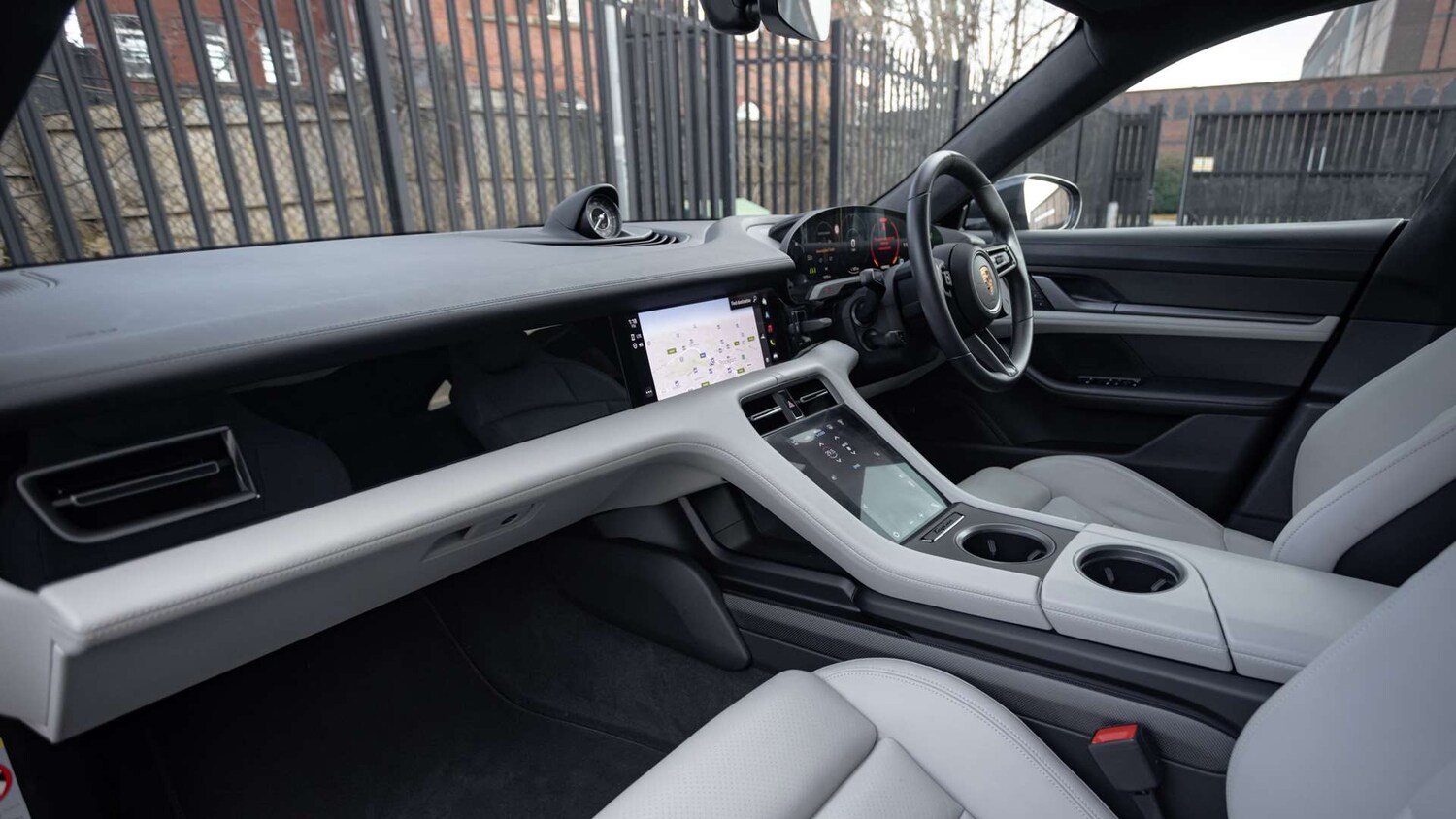 Used Porsche Taycan 2022 for sale - 77219728: Photo 5