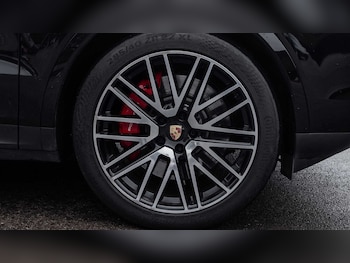 Used Porsche Cayenne 2024 for sale - 75496671: Photo