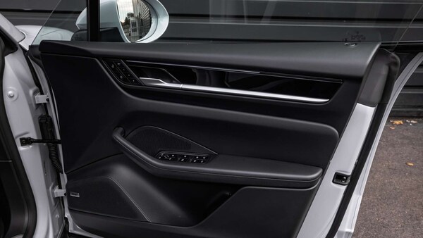 Used Porsche Macan 2024 for sale - 76205269: Photo 30