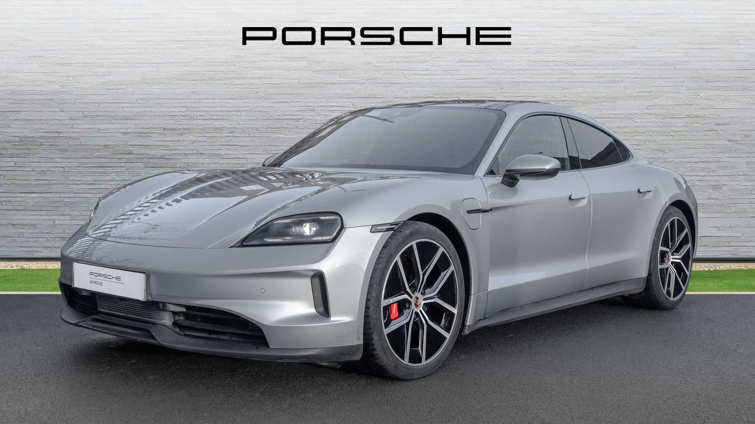 Used Porsche Taycan 2024 for sale - 76889769: Photo 2