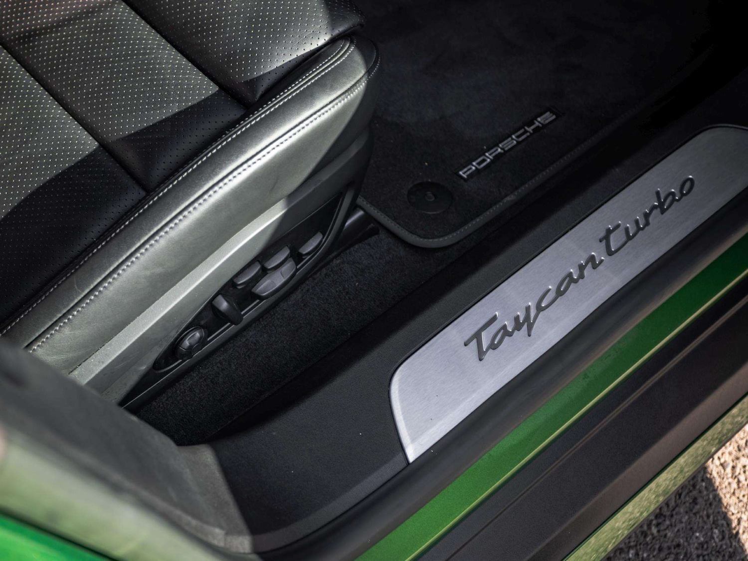 Used Porsche Taycan 2022 for sale - 76141494: Photo 12