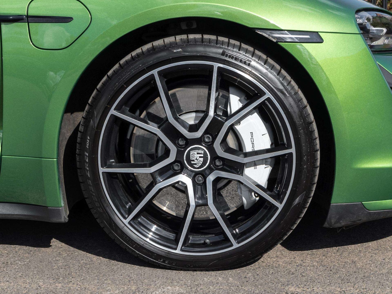 Used Porsche Taycan 2022 for sale - 76141494: Photo 6