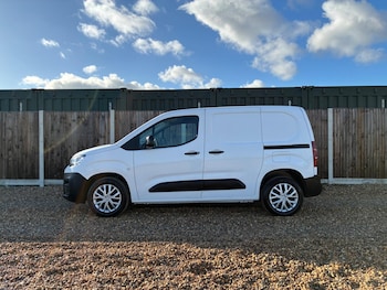 Used Citroen Berlingo 2022 for sale - 76995476: Photo