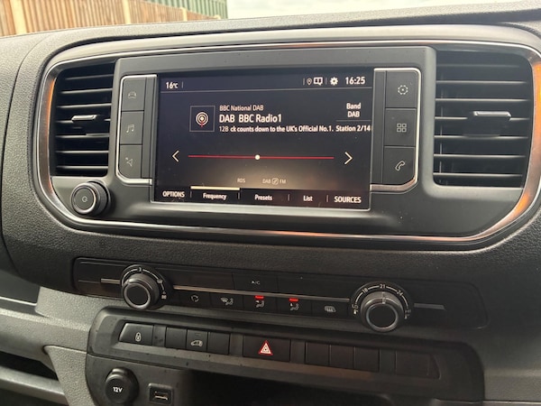Used Vauxhall Vivaro 2022 for sale - 76270942: Photo 11