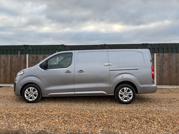 Used Vauxhall Vivaro 2022 for sale - 76270942: Photo 4