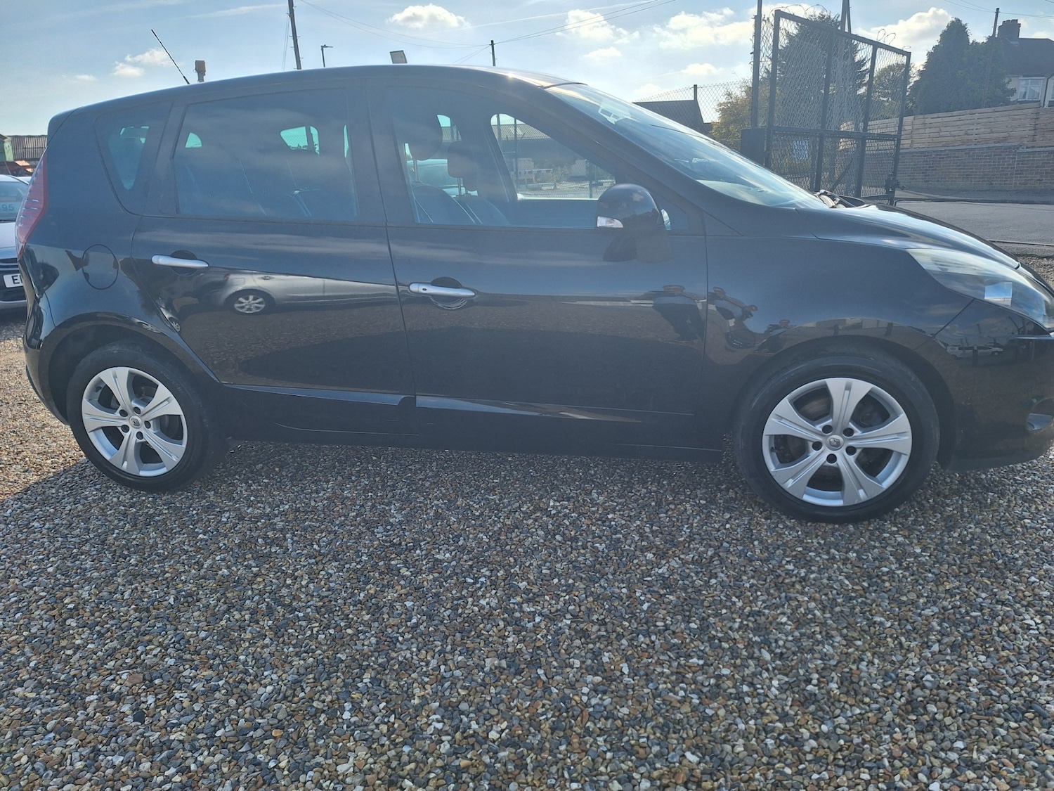 Used Renault Scenic 2011 for sale - 76159631: Photo 4