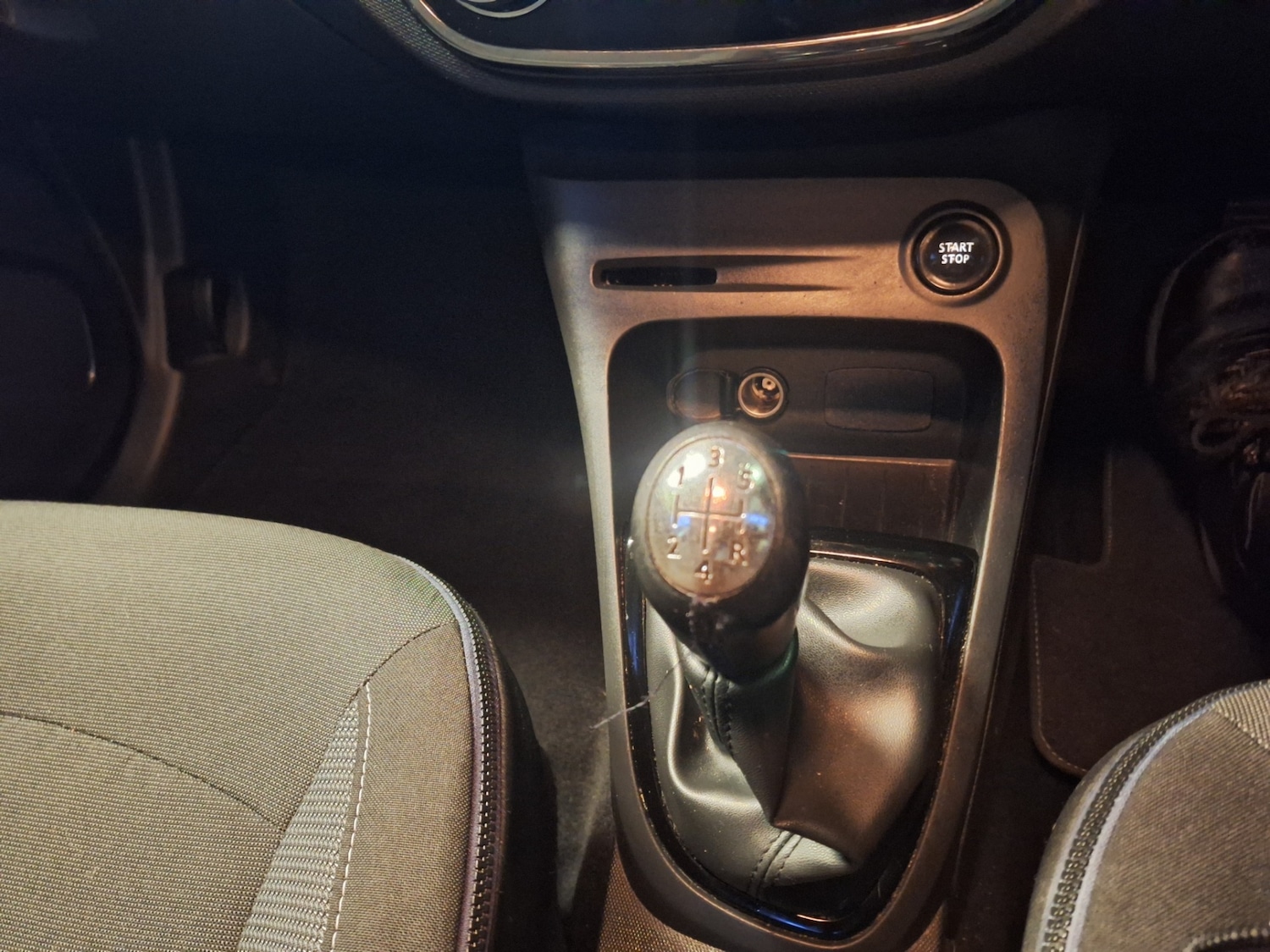 Used Renault Captur 2015 for sale - 76918077: Photo 5