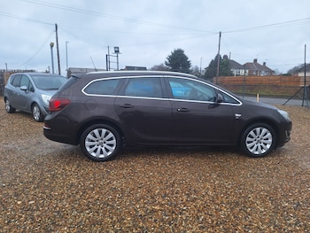 Used Vauxhall Astra 2013 for sale - 77220819: Photo