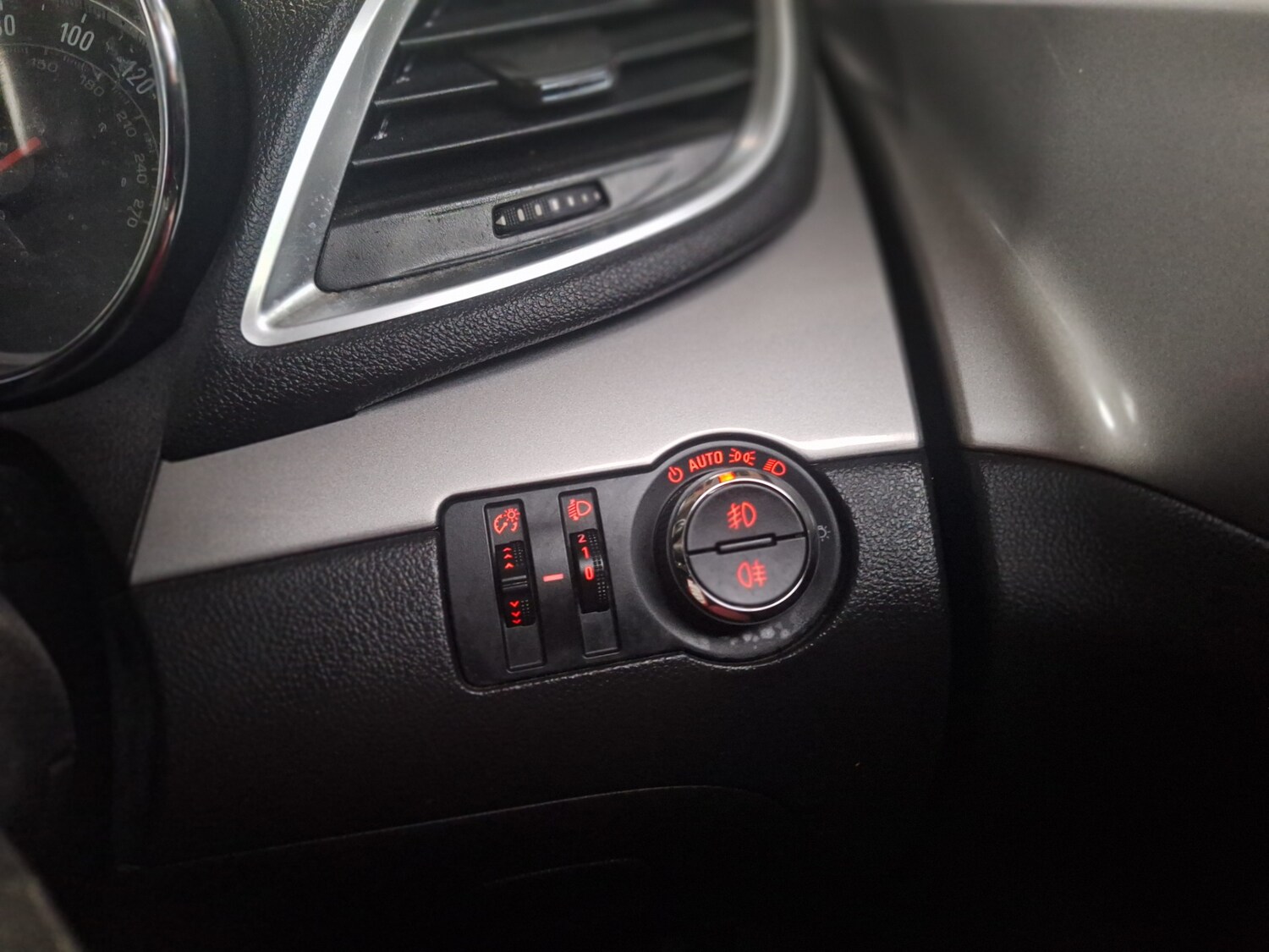 Used Vauxhall Mokka 2015 for sale - 77616271: Photo 10