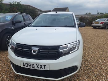 Used Dacia Sandero 2017 for sale - 79595152: Photo