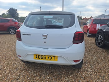 Used Dacia Sandero 2017 for sale - 79595152: Photo