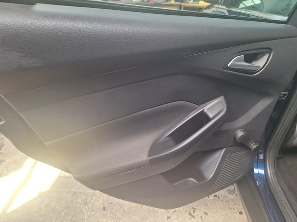 Used Ford Focus 2011 for sale - 75595455: Photo 16