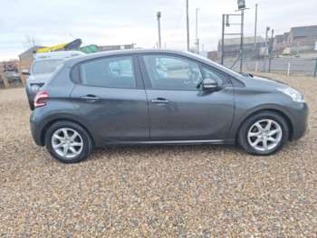 Used Peugeot 208 2013 for sale - 73595523: Photo