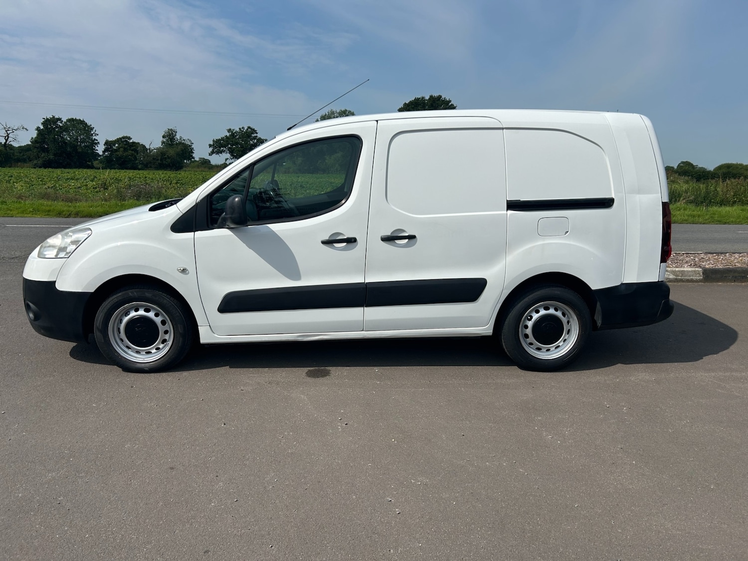 Used Peugeot Partner 2011 for sale - 77364040: Photo 5