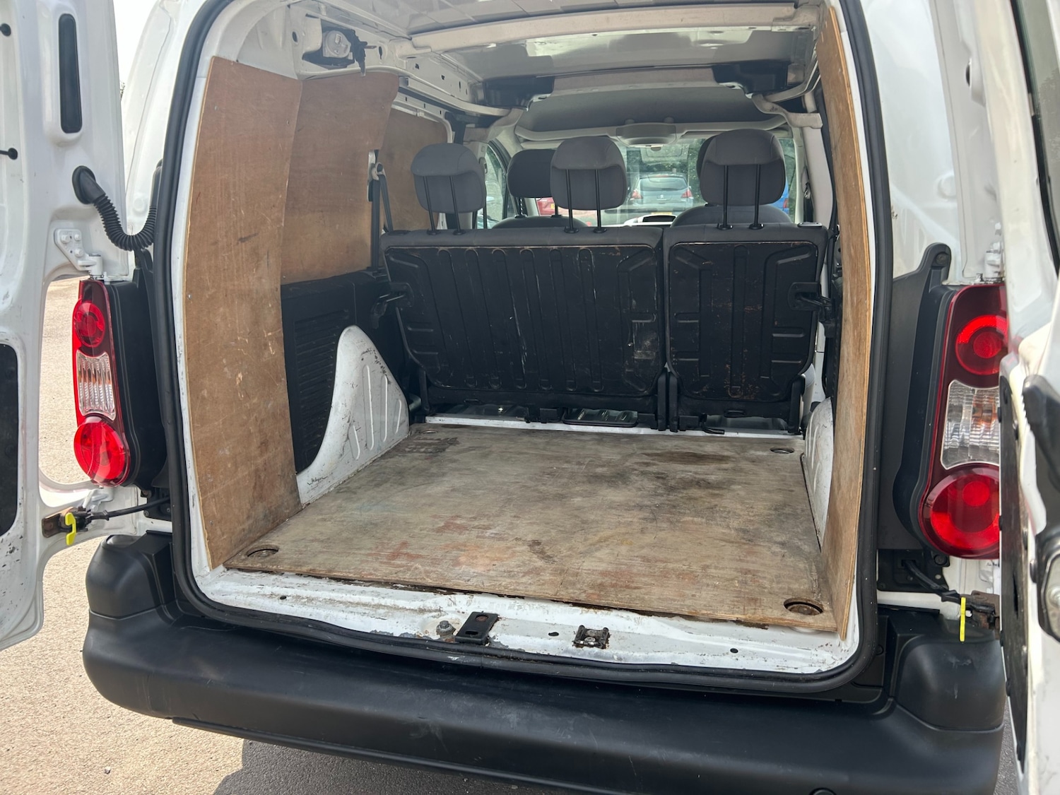 Used Peugeot Partner 2011 for sale - 77364040: Photo 9