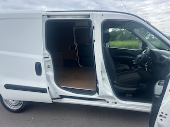 Used Vauxhall Combo 2018 for sale - 78951248: Photo