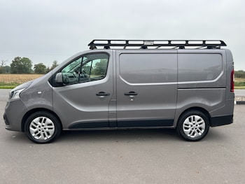 Renault Trafic feature image 2