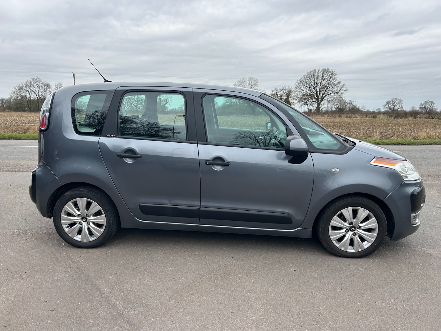 Used Citroen C3 Picasso 2010 for sale - 77434934: Photo 3