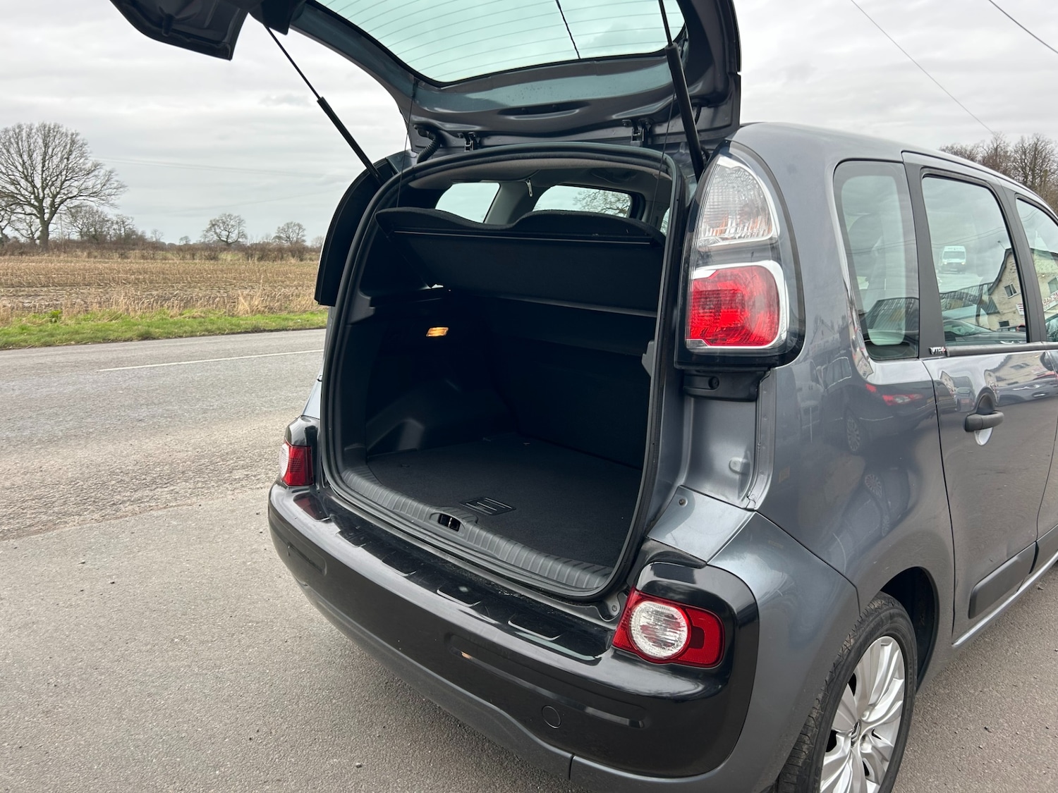 Used Citroen C3 Picasso 2010 for sale - 77434934: Photo 7