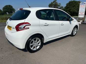 Used Peugeot 208 2014 for sale - 79017576: Photo