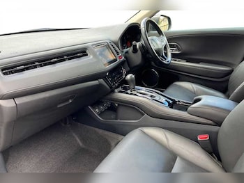 Used Honda HR-V 2017 for sale - 79077900: Photo