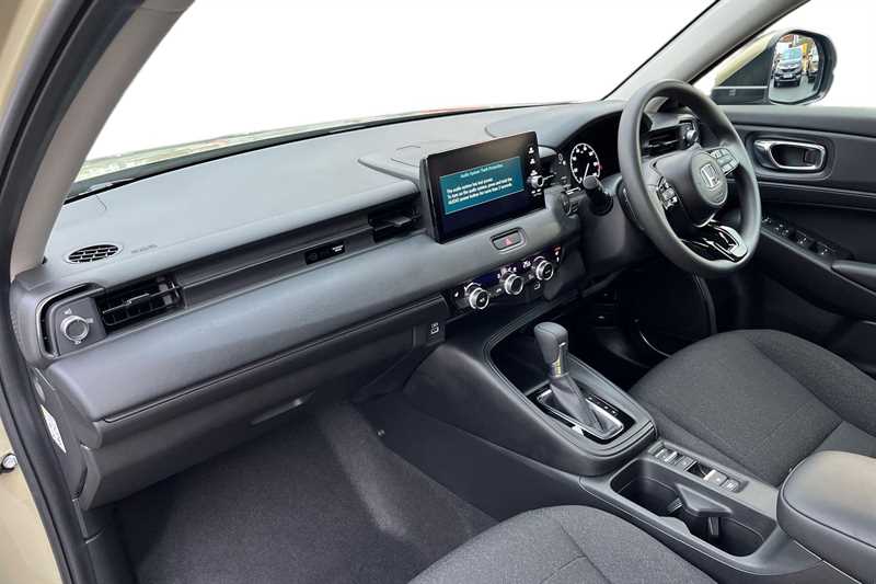 Used Honda HR-V 2024 for sale - 76598028: Photo 2