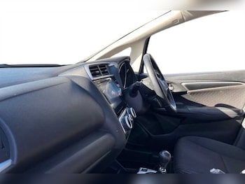 Used Honda Jazz 2018 for sale - 76100095: Photo