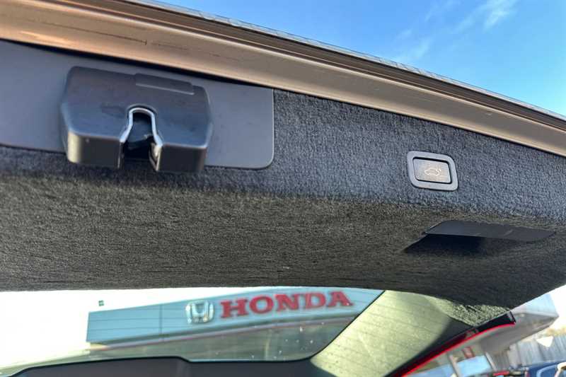 Used Volvo V70 2015 for sale - 77442770: Photo 34