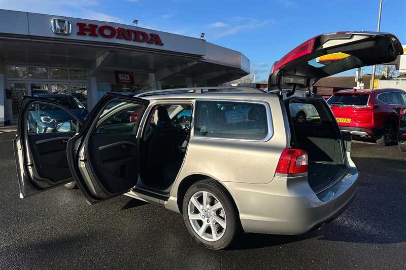 Used Volvo V70 2015 for sale - 77442770: Photo 5