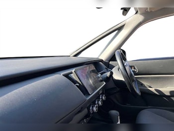 Used Honda Jazz 2023 for sale - 76140609: Photo