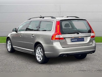 Used Volvo V70 2015 for sale - 77018498: Photo