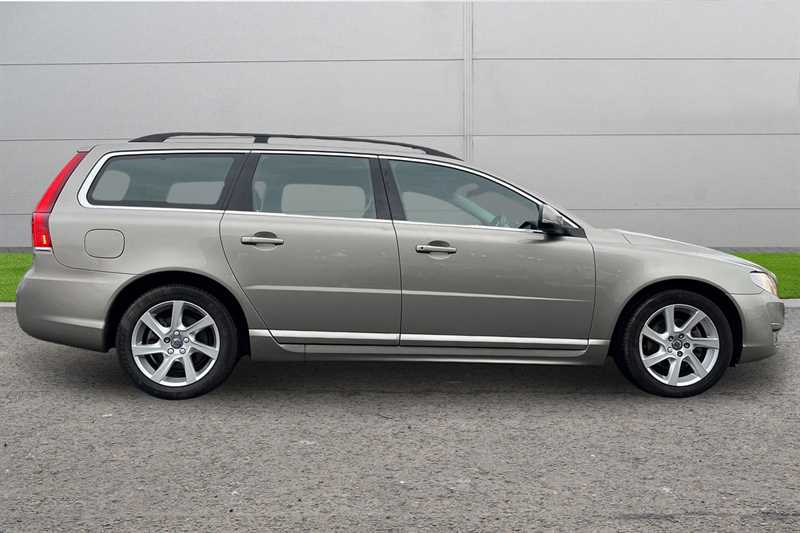 Used Volvo V70 2015 for sale - 77018498: Photo 5