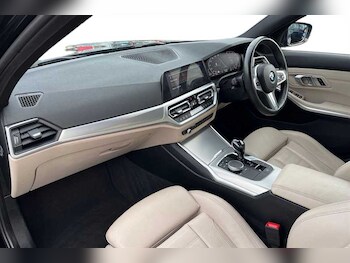 Used BMW 3 Series 2020 for sale - 77010713: Photo