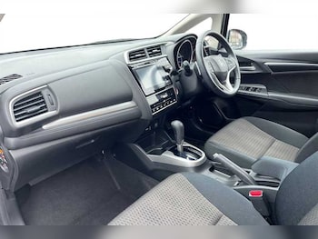 Used Honda Jazz 2019 for sale - 77648393: Photo