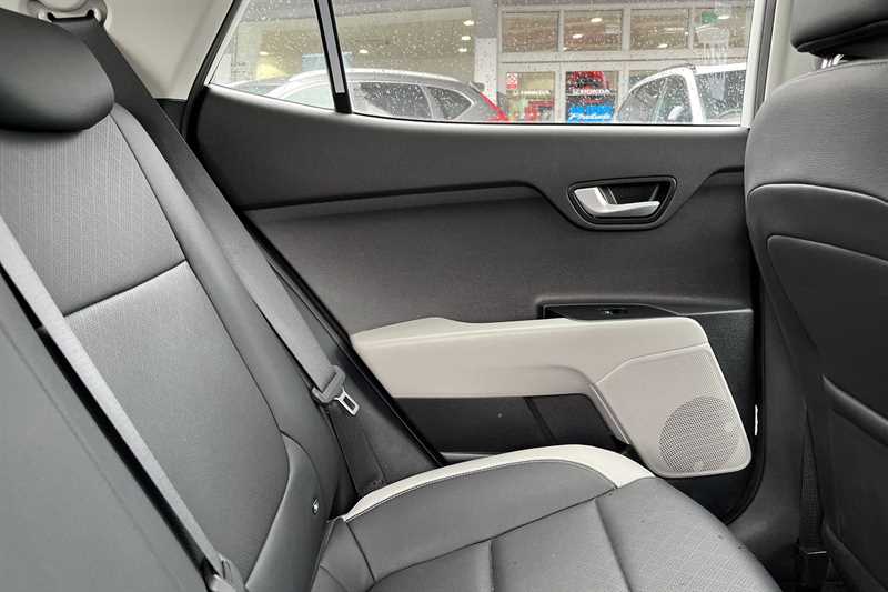 Used Kia Stonic 2018 for sale - 78118000: Photo 27