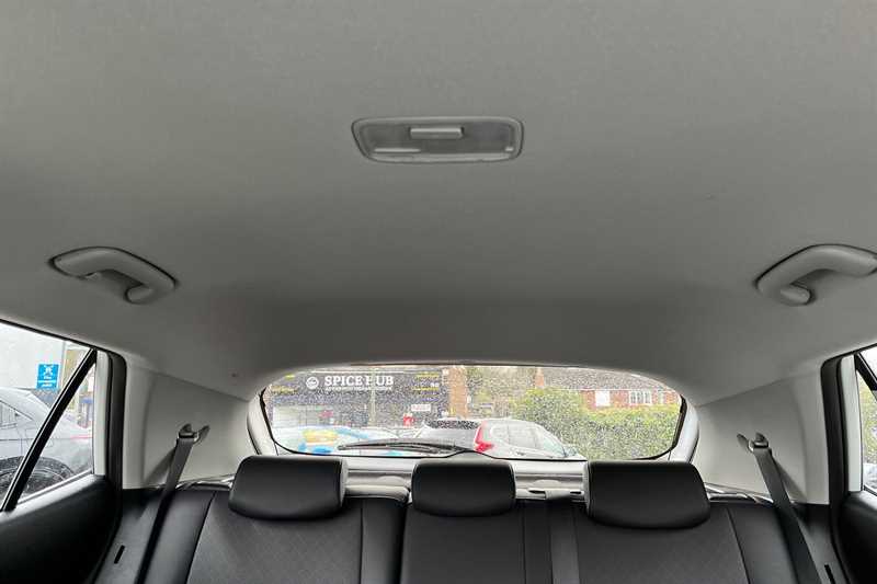 Used Kia Stonic 2018 for sale - 78118000: Photo 30