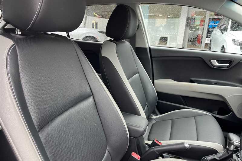 Used Kia Stonic 2018 for sale - 78118000: Photo 31