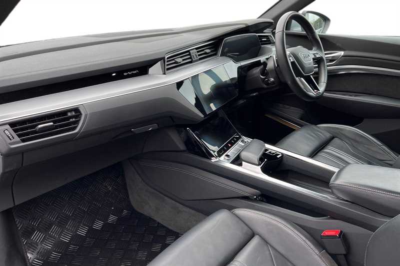 Used Audi e-tron 2021 for sale - 77911492: Photo 2