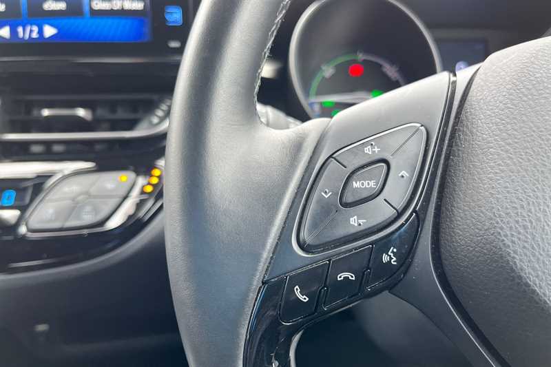 Used Toyota C-HR 2019 for sale - 77996789: Photo 17