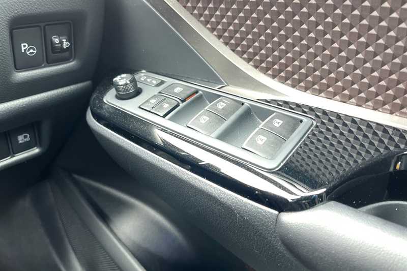 Used Toyota C-HR 2019 for sale - 77996789: Photo 18