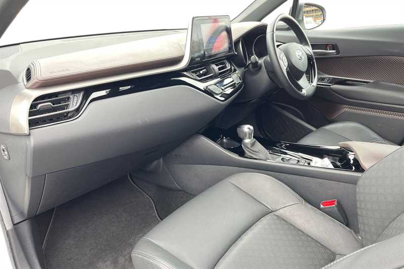 Used Toyota C-HR 2019 for sale - 77996789: Photo 2