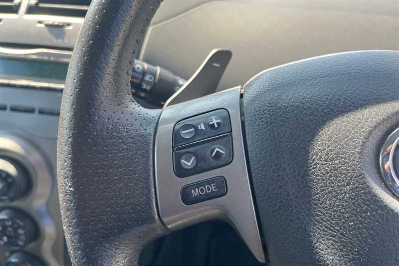 Used Toyota Yaris 2010 for sale - 76381600: Photo 17