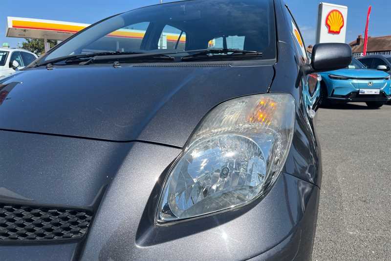 Used Toyota Yaris 2010 for sale - 76381600: Photo 19