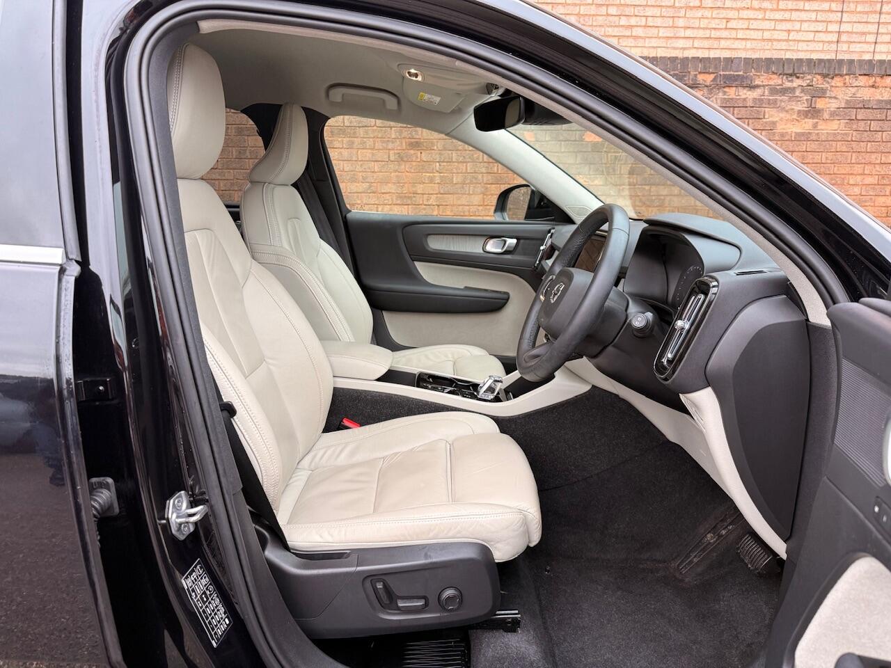 Used Volvo XC40 2021 for sale - 77742729: Photo 15