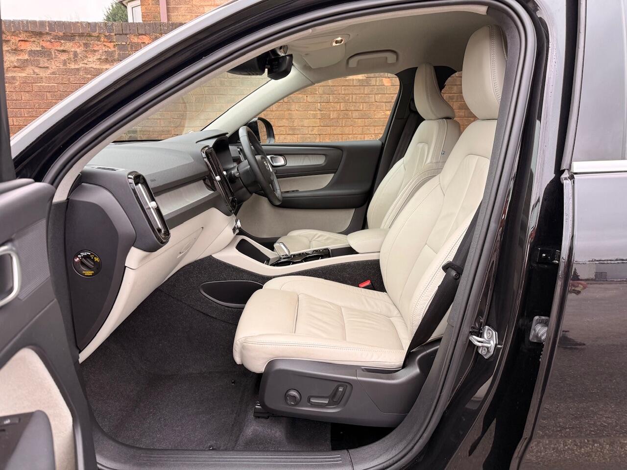 Used Volvo XC40 2021 for sale - 77742729: Photo 8