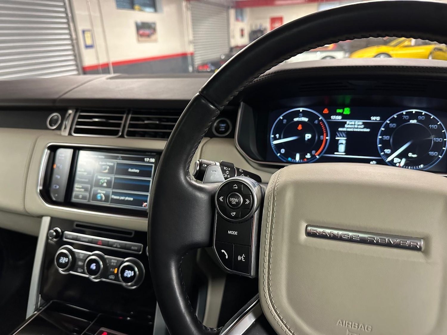 Used Land Rover Range Rover 2014 for sale - 76175393: Photo 11
