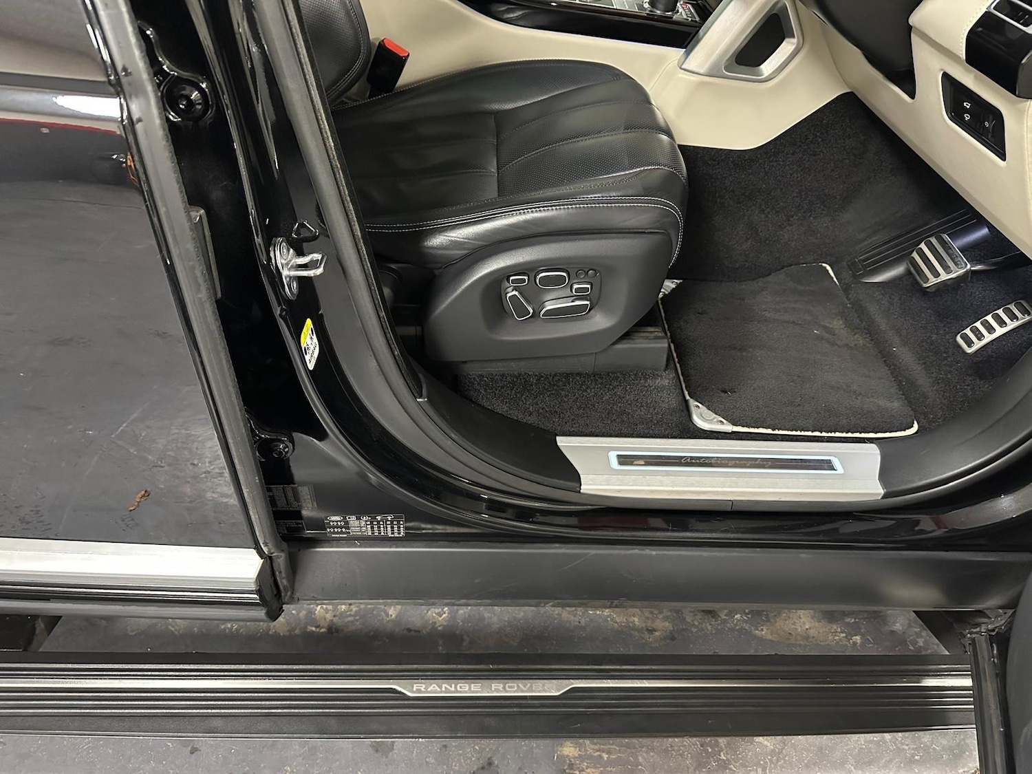 Used Land Rover Range Rover 2014 for sale - 76175393: Photo 12