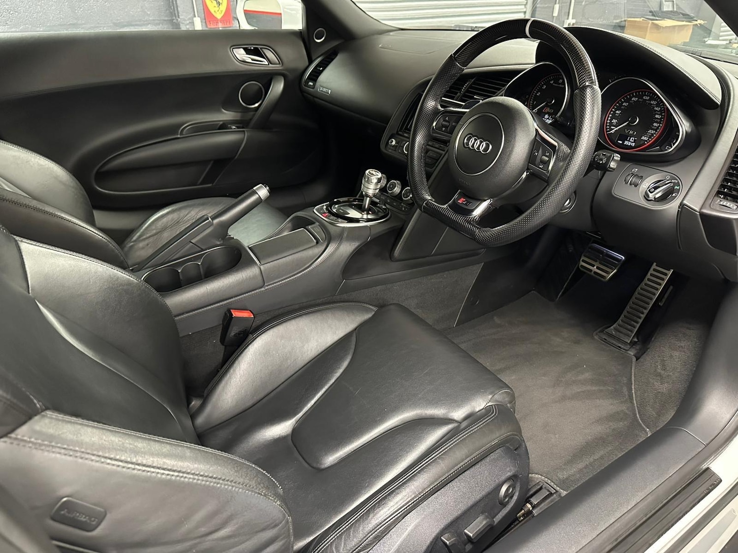 Used Audi R8 2013 for sale - 77162798: Photo 8